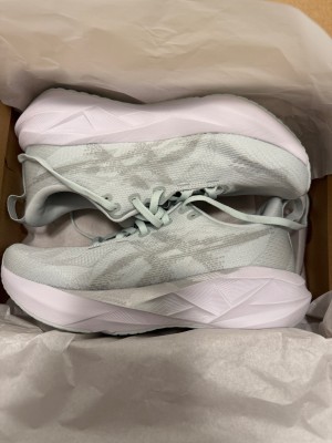 Immagine 1 di Tracy su Asics - Women's Novablast 5 - Scarpe da corsa