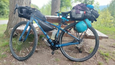 Immagine 1 di Ingrid su Fidlock - Twist Bottle 590 + Uni Base - Borraccia bicicletta