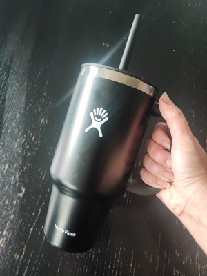 Immagine 1 di Angelika  su Hydro Flask - All Around Travel Tumbler - Borraccia