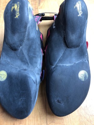 Immagine 1 di Carolin su La Sportiva - Women's Kubo - Scarpette da arrampicata