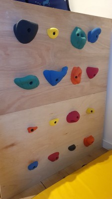 Immagine 1 di Alexander su Metolius - Mega Pack 30 - Appigli da arrampicata