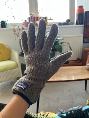 Immagine 1 di Danielle su Patagonia - Retro Pile Gloves - Guanti