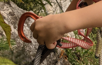 Immagine 2 di Volodymyr su Petzl - Attache - Connettori HMS