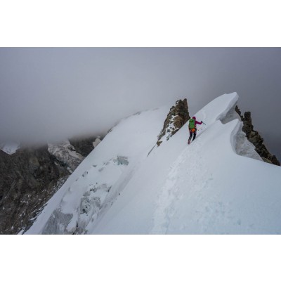 Immagine 1 di Erika su Petzl - Glacier Literide - Piccozze