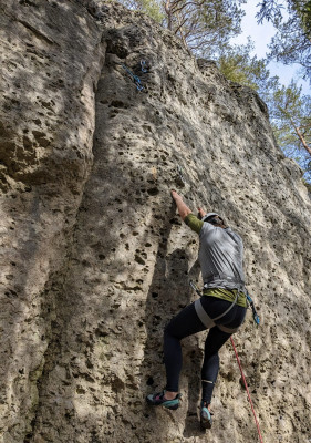 Immagine 1 di Jessica su Petzl - Sama - Imbragatura