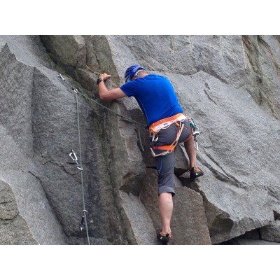 Immagine 1 di Erik su Petzl - Sitta - Imbragatura