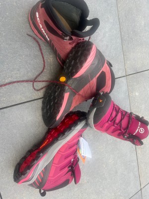 Immagine 1 di Kerstin su Scarpa - Women's Maverick Mid GTX - Scarpe da trekking