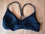 Immagine 2 di Silvia su Volcom - Women's Simply Solid V-Neck - Parte superiore bikini
